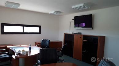 Svendita arredamenti ufficio