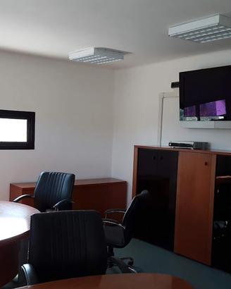 Svendita arredamenti ufficio