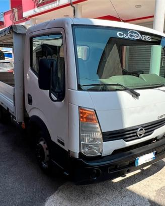 Nissan Cabstar 35.110 CON CENTINA E TELO