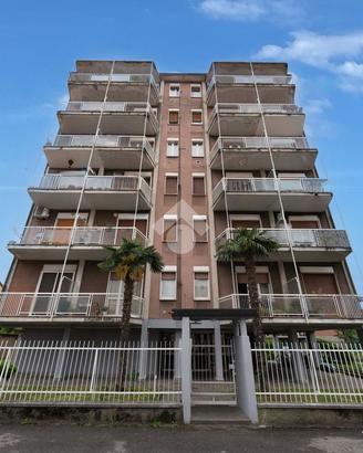 2 LOCALI A GIUSSANO