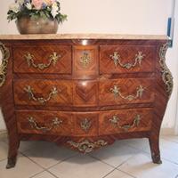 cassettone e due comodini stile Luigi XV 