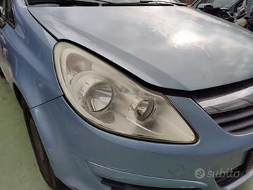 Proiettore destro OPEL CORSA D del 2008
