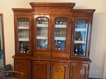 Credenza in stile vittoriano 