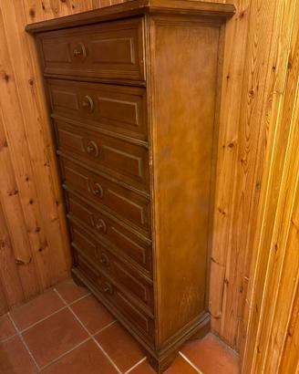 Scarpiera in legno con rifiniture