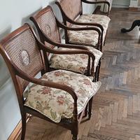 due sedie più dicanetto antichi 