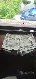 Shorts Abercrombie & Fitch verde salvia in cotone