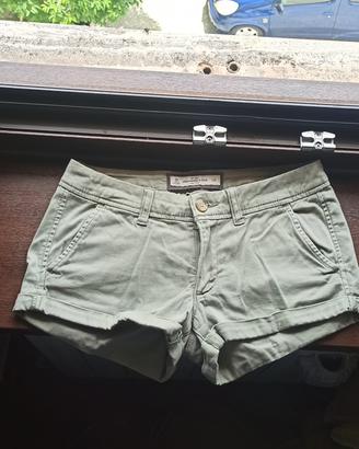 Shorts Abercrombie & Fitch verde salvia in cotone