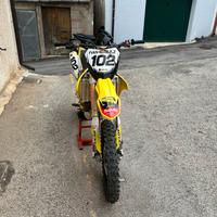 Suzuki rmz