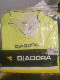 maglia sportiva arbitro calcio diadora nera gialla