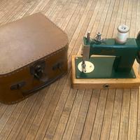 Macchina da cucire Rossella vintage - giocattolo