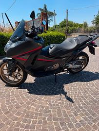 Honda integra 750
