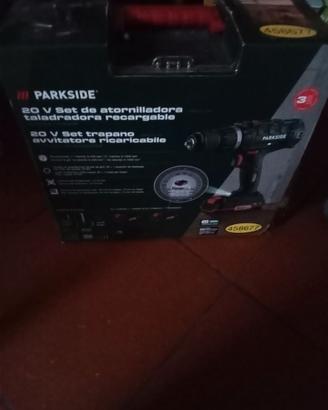 Trapano avvitatore con batteria e tre set di punte