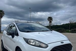Ford Fiesta 1.5 TDCi 75CV Black & White Edition