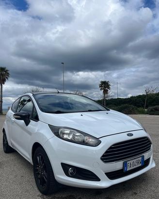 Ford Fiesta 1.5 TDCi 75CV Black & White Edition
