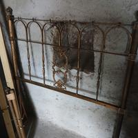 letto singolo in ottone