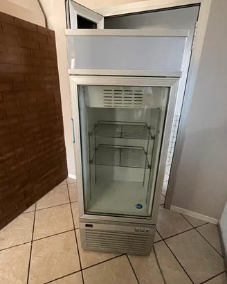 vetrina espositiva verticale  iarp eis 21