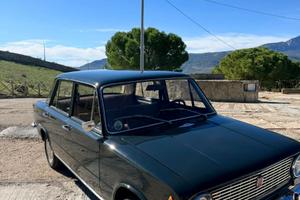 Fiat 124 berlina da Vetrina