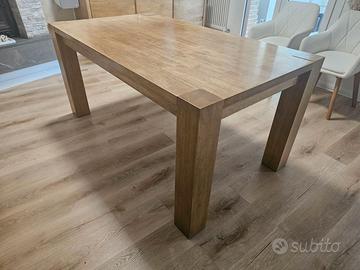Tavolo allungabile legno massello.