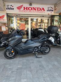 Yamaha T Max 560 tech max 2024 EUROSCOOTER valuto 