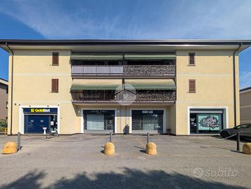 NEGOZIO A MONTICHIARI