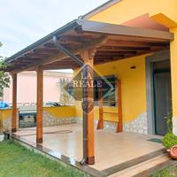 TETTOIE - POSTI AUTO - PORTICATO IN LEGNO LAMELLAR