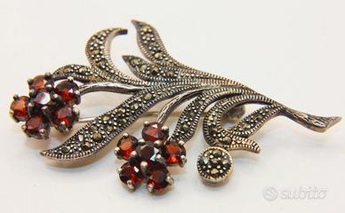 Stupenda spilla anni 30 argento marcasite granati