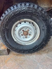 Pneumatici  fuoristrada 33” 225 75 r16