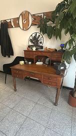 Scrittoio in legno massello stile classico