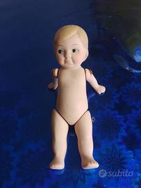 Piccola bambola in porcellana bisquit inizio 1900