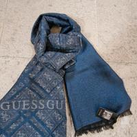 Sciarpa da uomo Guess con cartellino