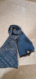 Sciarpa da uomo Guess con cartellino