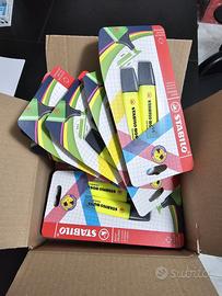 18 evidenziatori gialli Stabilo