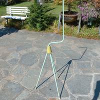 Treppiede vintage per gabbiette o vasi