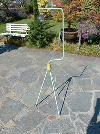 Treppiede vintage per gabbiette o vasi