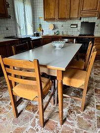 Tavolo da cucina estensibile fino a 2 metri