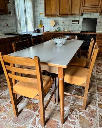 Tavolo da cucina estensibile fino a 2 metri