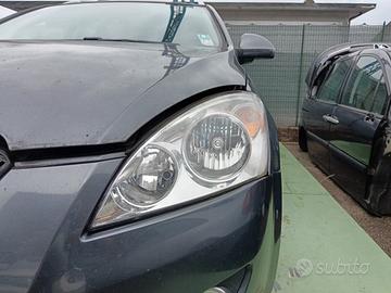 Proiettore sinistro KIA CEE'D del 2008
