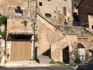 Garage a capranica (vt)