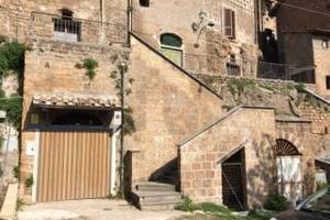 Garage a capranica (vt)