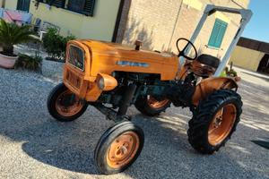 Trattore fiat 215