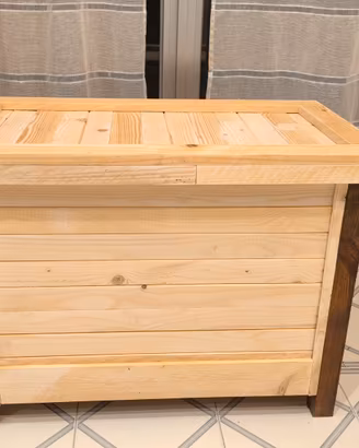 Cassapanca artigianale in legno