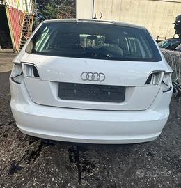 AUDI A3 8P 1.9 TDI RICAMBI USATI