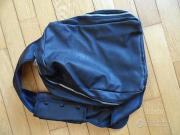 Monospalla Nero in Latex,con tracolla,e portacell