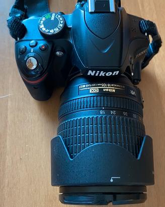 Nikon D3200 con obiettivo 18-105