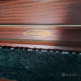 pianoforte da studio Klingmann, buono, accordato.