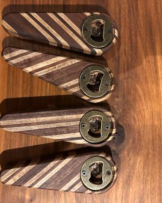 Apribottiglie in legno