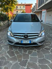 Mercedes classe B 180 Automatica diesel 12/2012