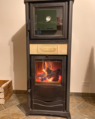 Stufa a legna La nordica rossella us con forno