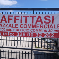 Spiazzale piu locale commerciale