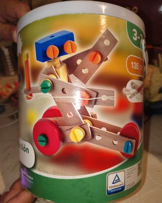 barattoli con puzzle da pavimento e costruzioni 